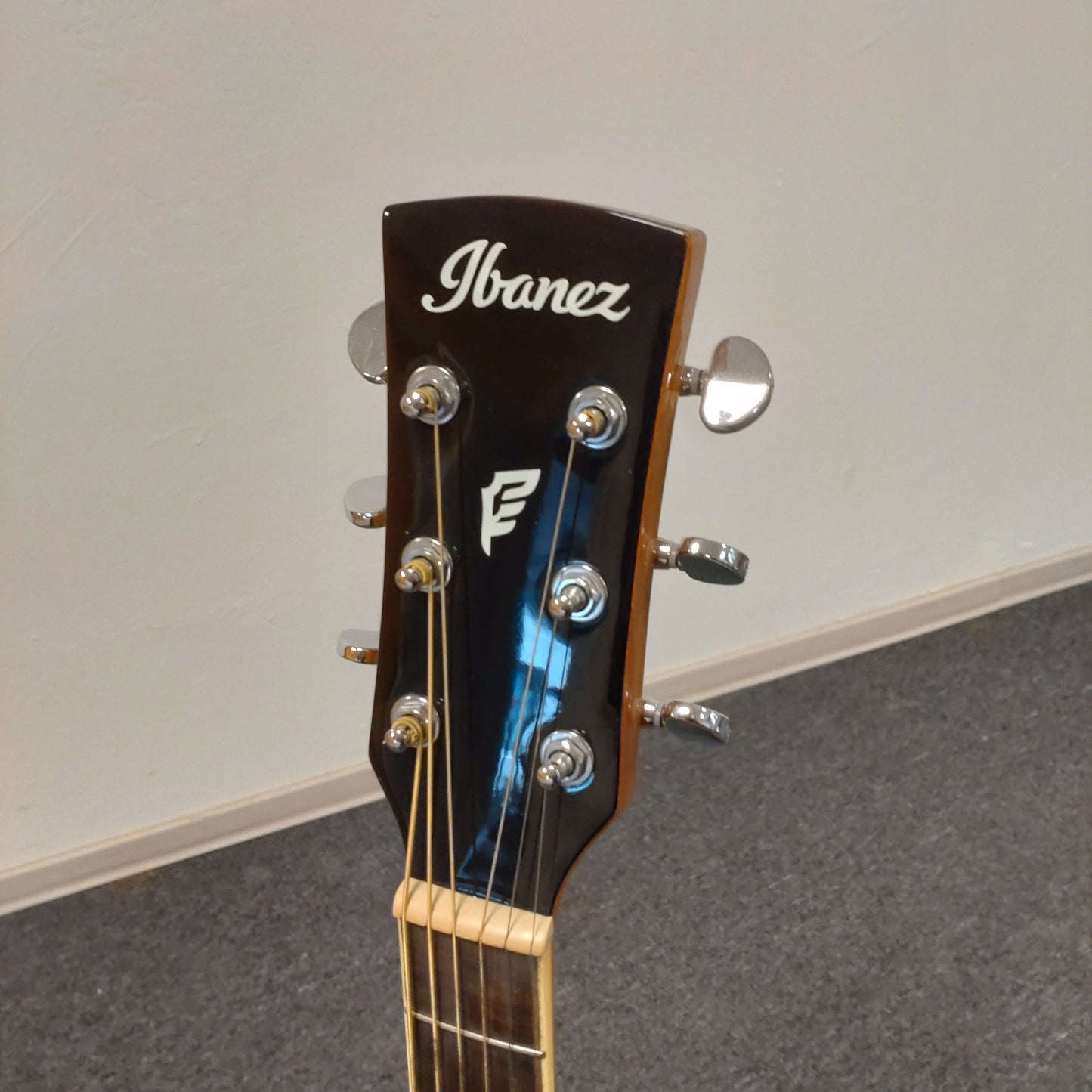 Ibanez PF15-NT (B-Ware)